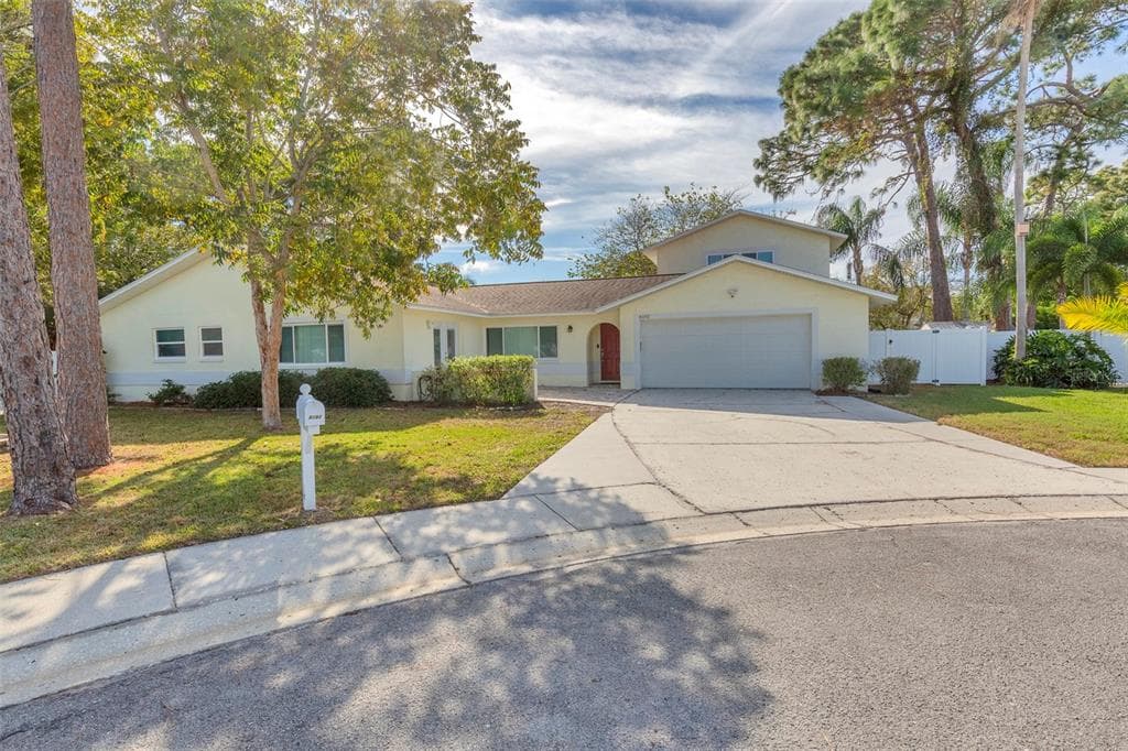 8192 HOPEWELL COURT