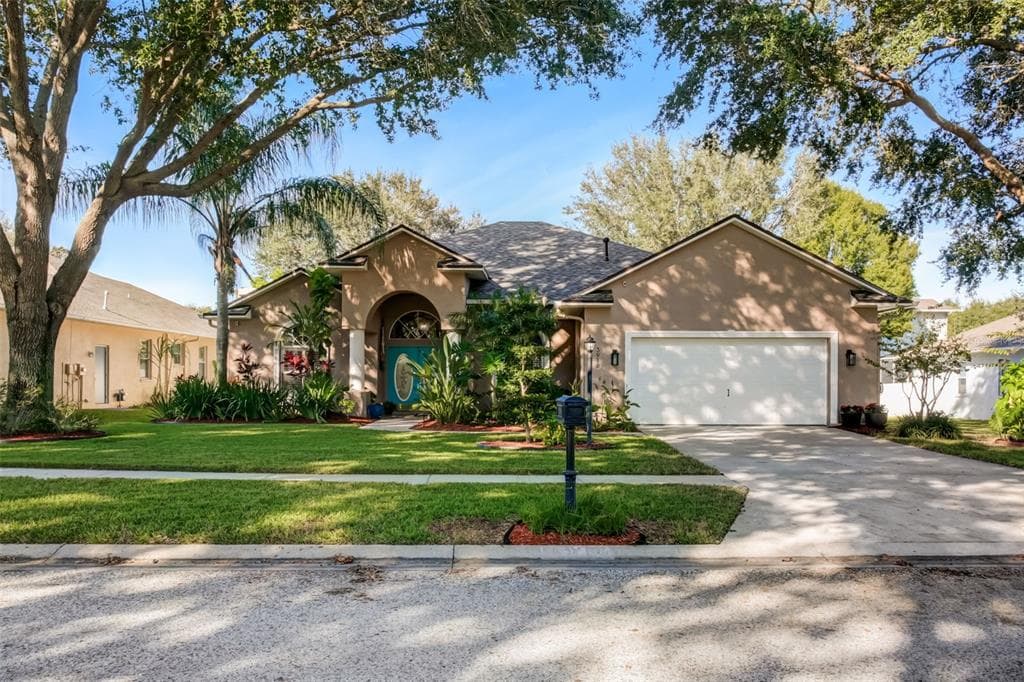 3918 WHISPER GROVE COURT VALRICO, FL 33594