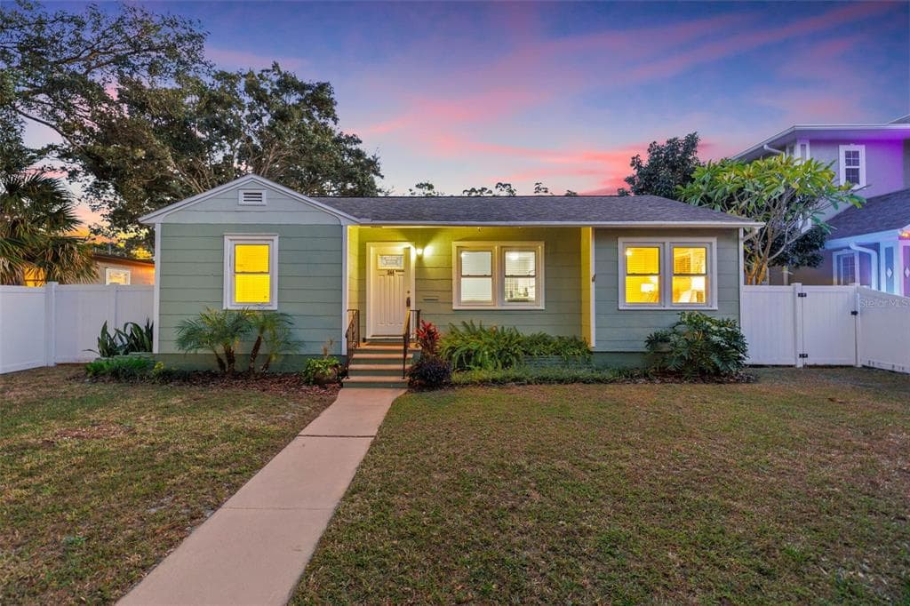 244 36TH AVENUE NE ST PETERSBURG, FL 33704