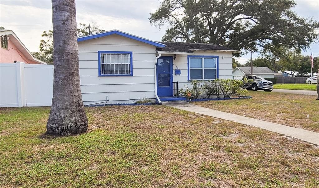 4162 4TH AVE S ST PETERSBURG, FL 33711