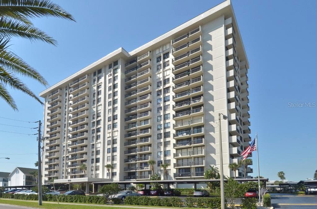 400 ISLAND WAY UNIT 206 CLEARWATER, FL 33767