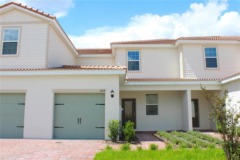 624 BAY LEAF DRIVE POINCIANA, FL 34759
