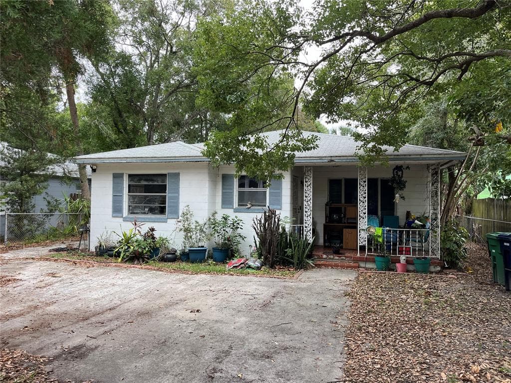 219 N CLEARVIEW AVENUE TAMPA, FL 33609