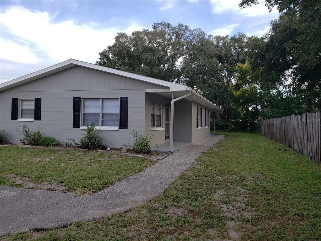 3144 MEADOW LAKE AVENUE UNIT B LARGO, FL 33771
