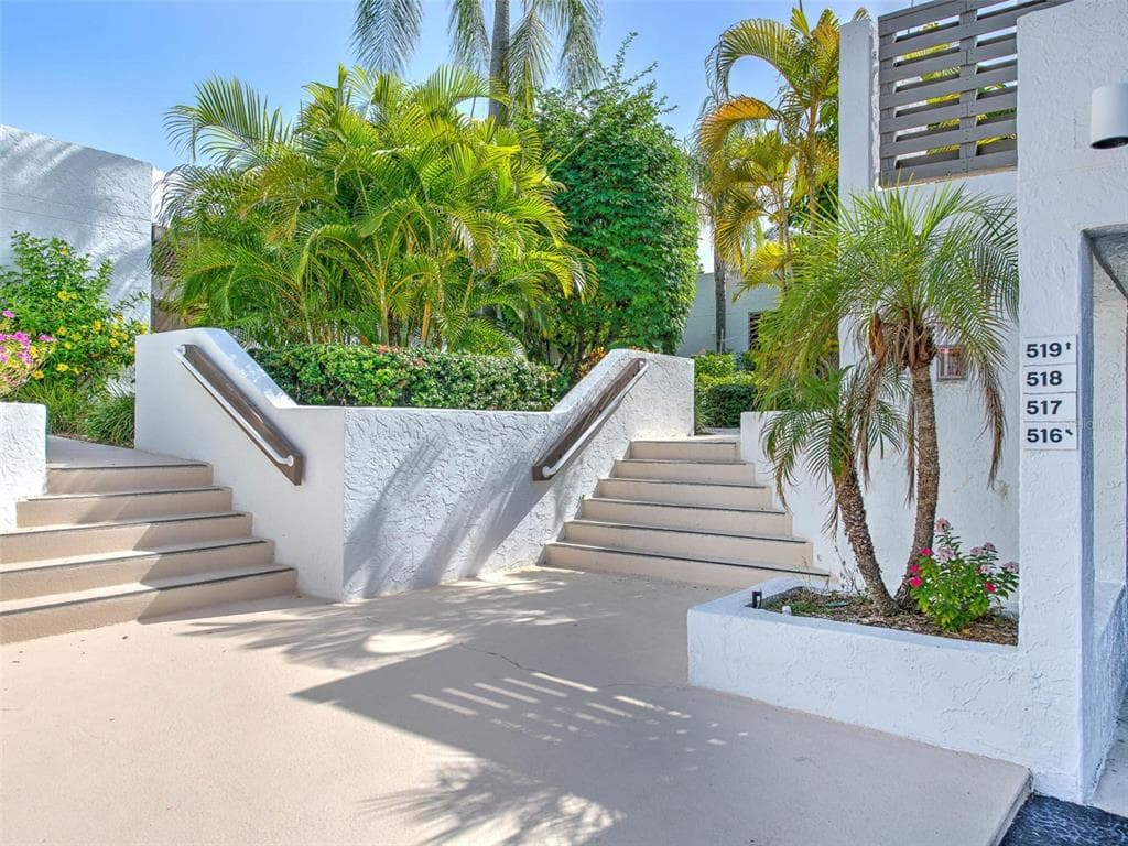 519 BAYPORT WAY UNIT 519 LONGBOAT KEY, FL 34228