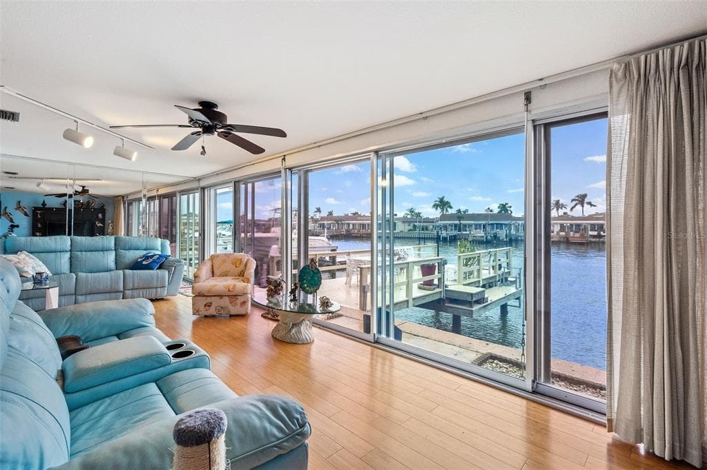 541 BOCA CIEGA POINT BOULEVARD S UNIT 1212 MADEIRA BEACH, FL 33708