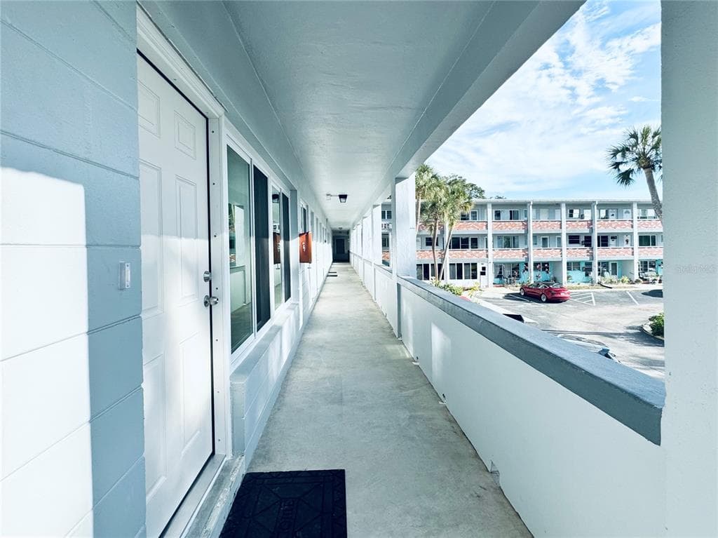 4300 58TH STREET N UNIT 1905 KENNETH CITY, FL 33709