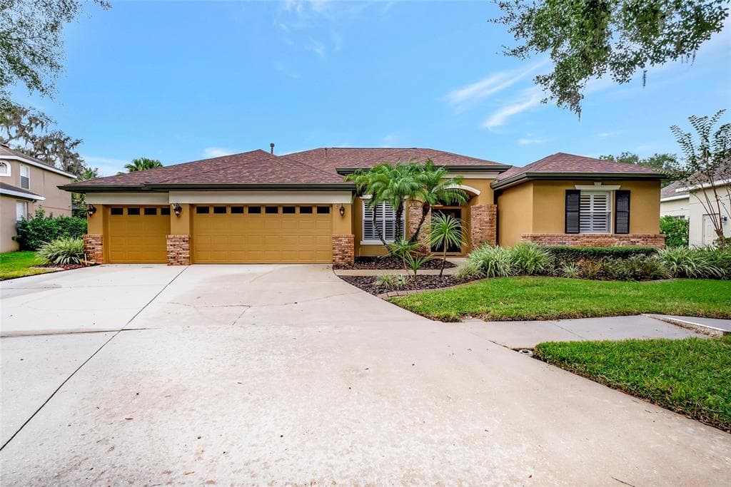6105 IBISPARK DRIVE LITHIA, FL 33547