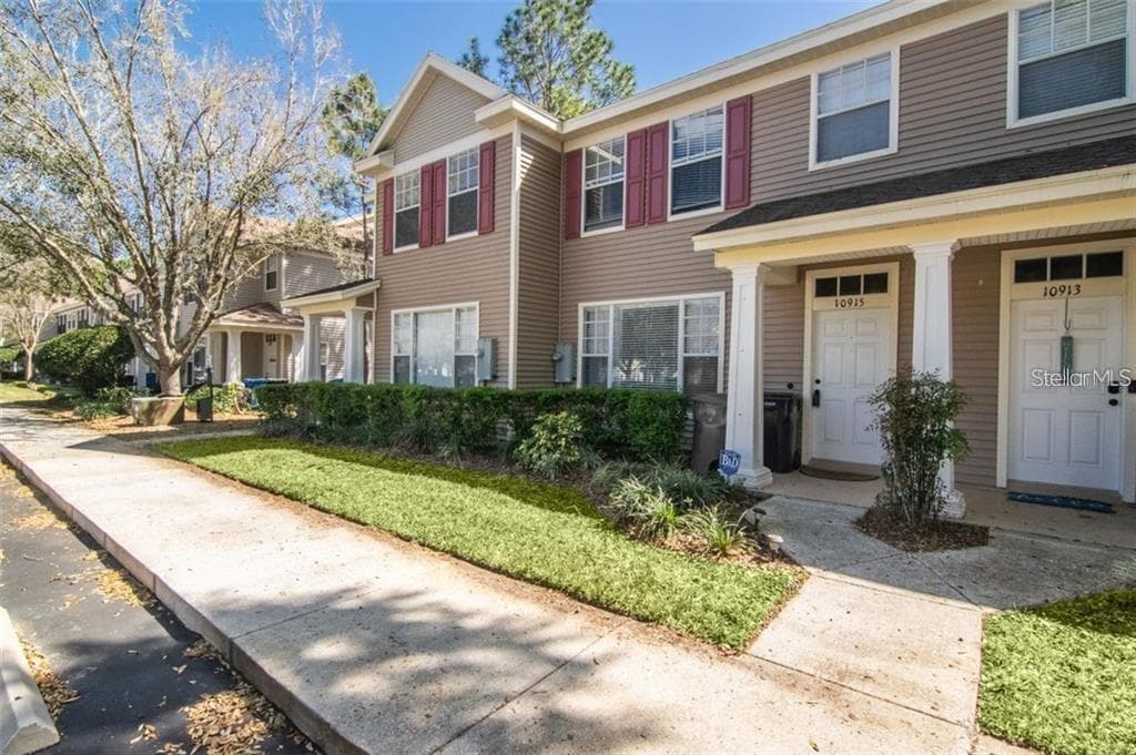 10915 BLACK SWAN COURT SEFFNER, FL 33584