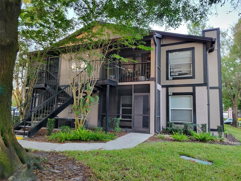 4004 DREAM OAK PLACE UNIT 101 TAMPA, FL 33613