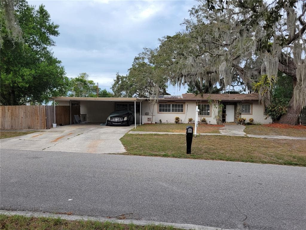 5433 FRONT DRIVE HOLIDAY, FL 34690