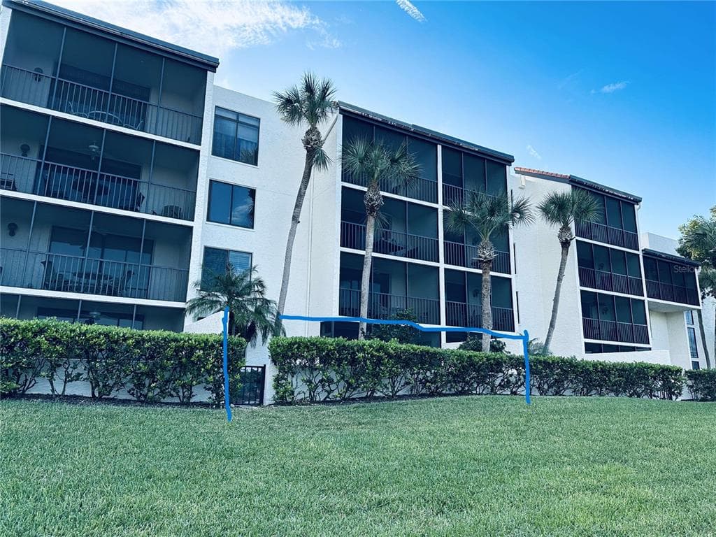 1975 GULF OF MEXICO DRIVE UNIT G4-106 LONGBOAT KEY, FL 34228