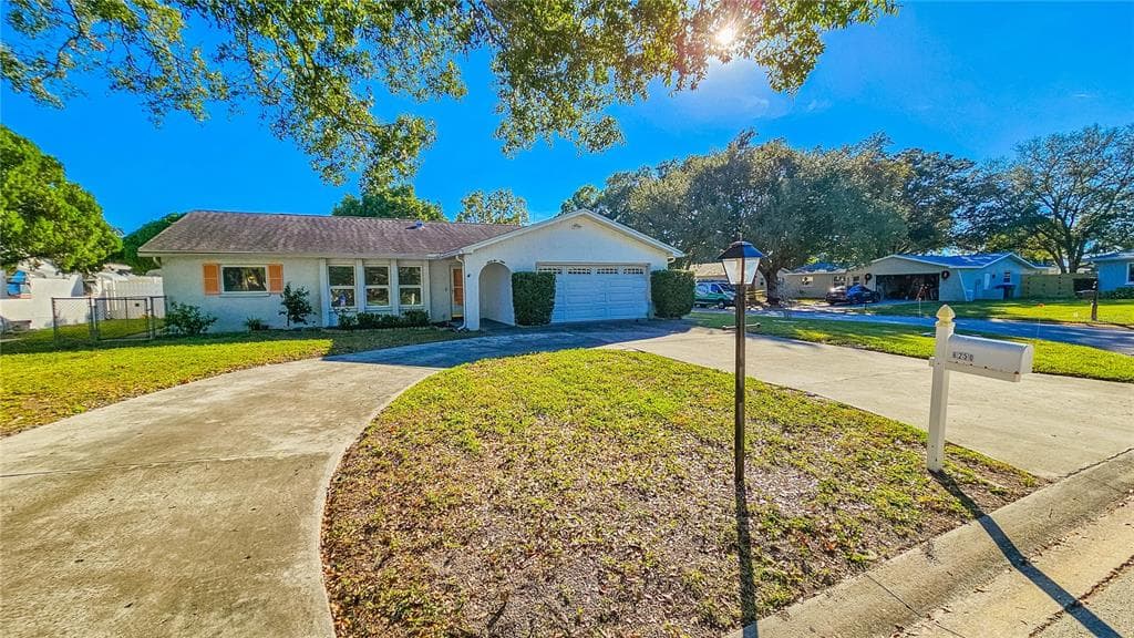 6250 43RD TERRACE N KENNETH CITY, FL 33709