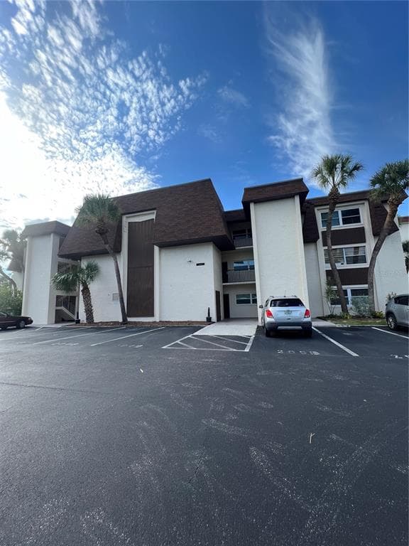 6370 1ST STREET N UNIT 304 ST PETERSBURG, FL 33702