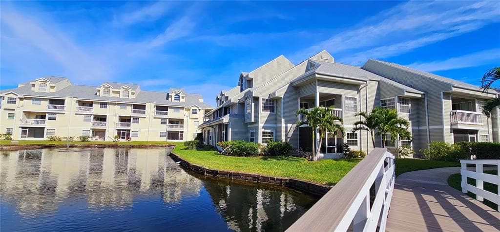 6923 STONES THROW CIRCLE N UNIT 4202 ST PETERSBURG, FL 33710