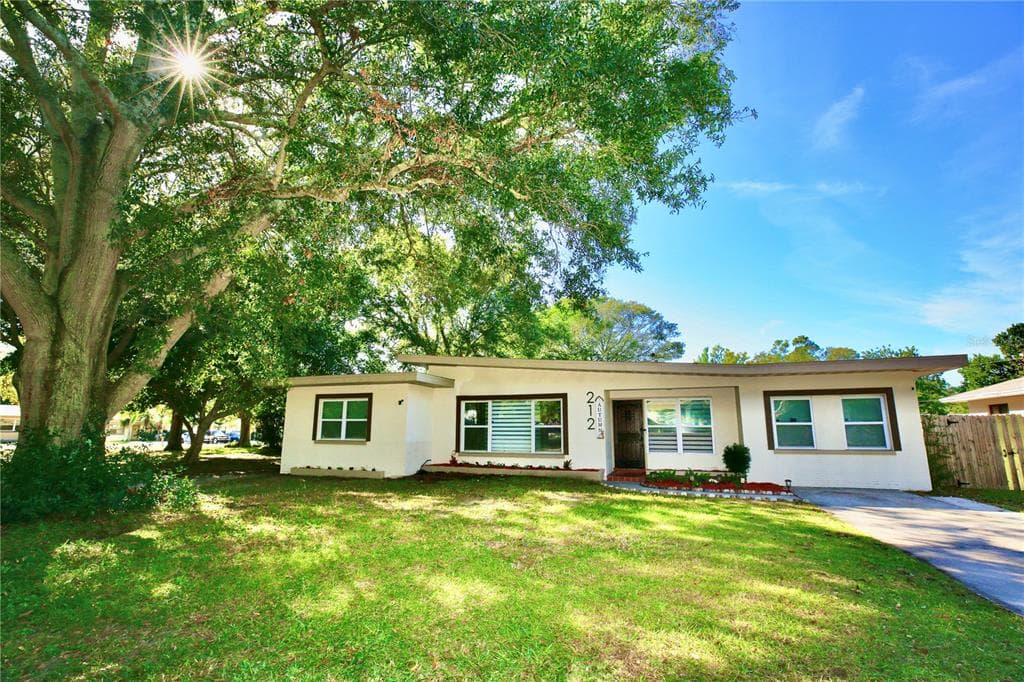 212 S ARCTURAS AVENUE CLEARWATER, FL 33765