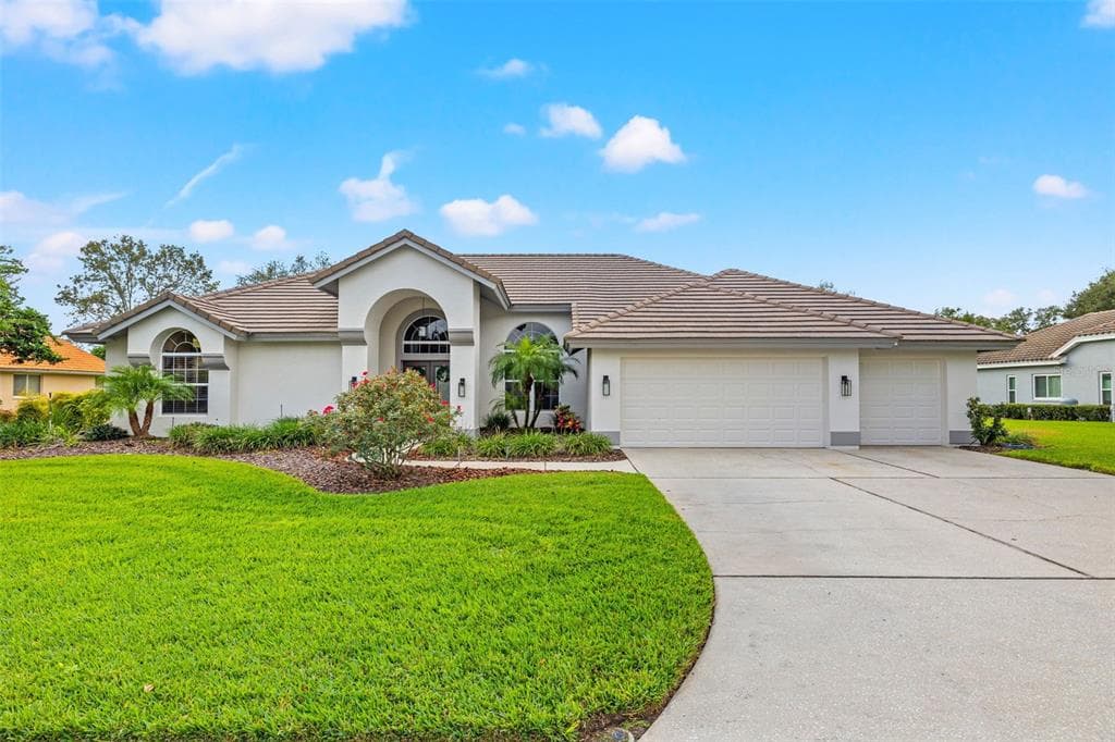 30302 FAIRWAY DRIVE WESLEY CHAPEL, FL 33543