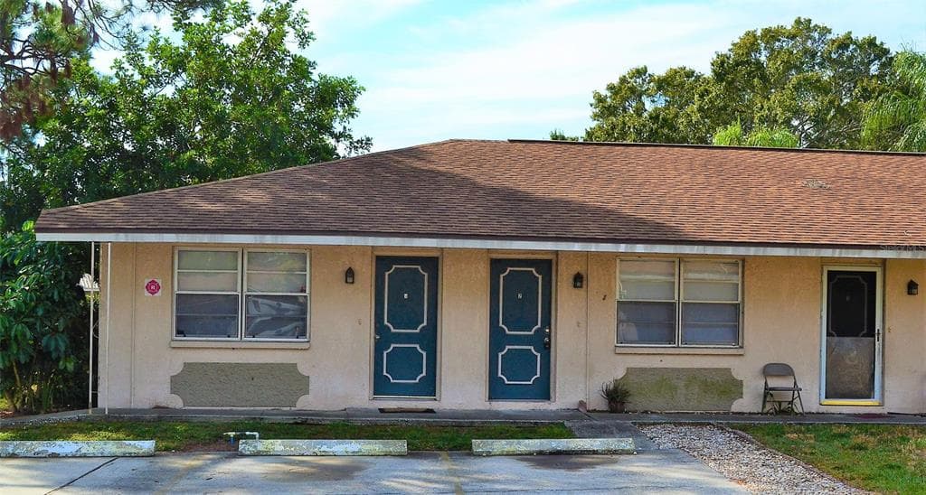 201 JEFFERSON CIRCLE N UNIT 5 ST PETERSBURG, FL 33702