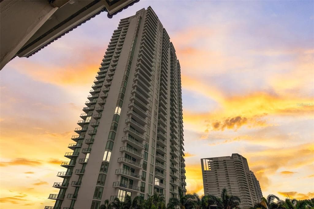 100 1ST AVENUE N UNIT 2206 ST PETERSBURG, FL 33701