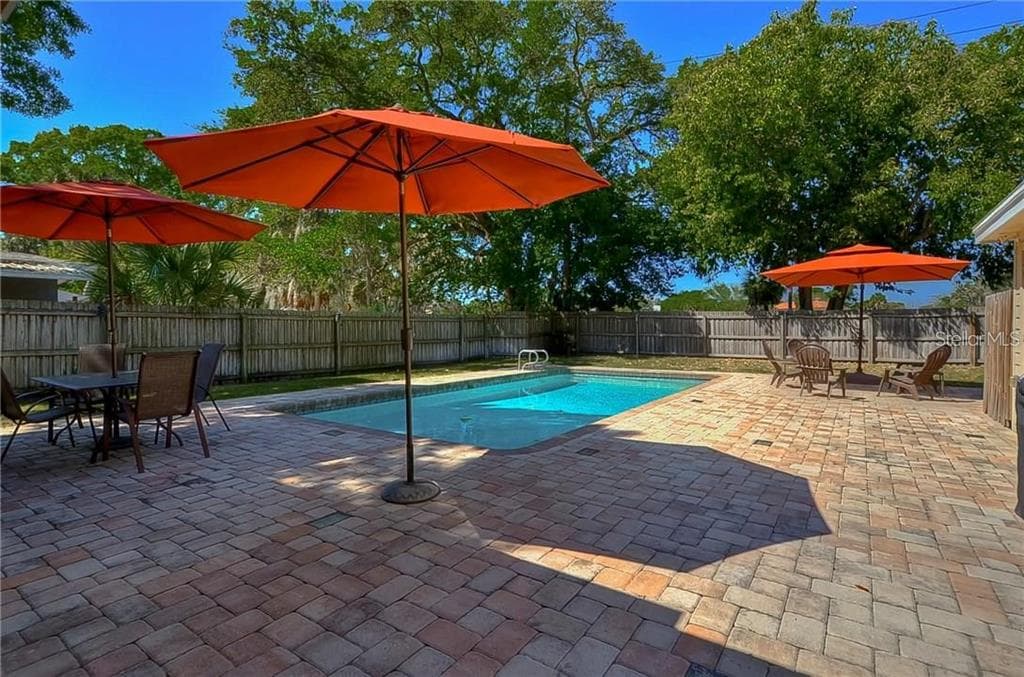 4634 W SUNSET BOULEVARD TAMPA, FL 33629