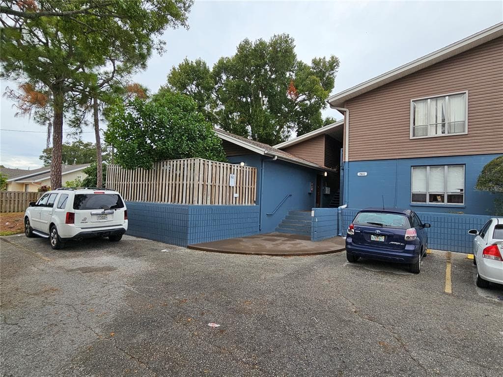 7611 PAULA DRIVE UNIT 1 TAMPA, FL 33615