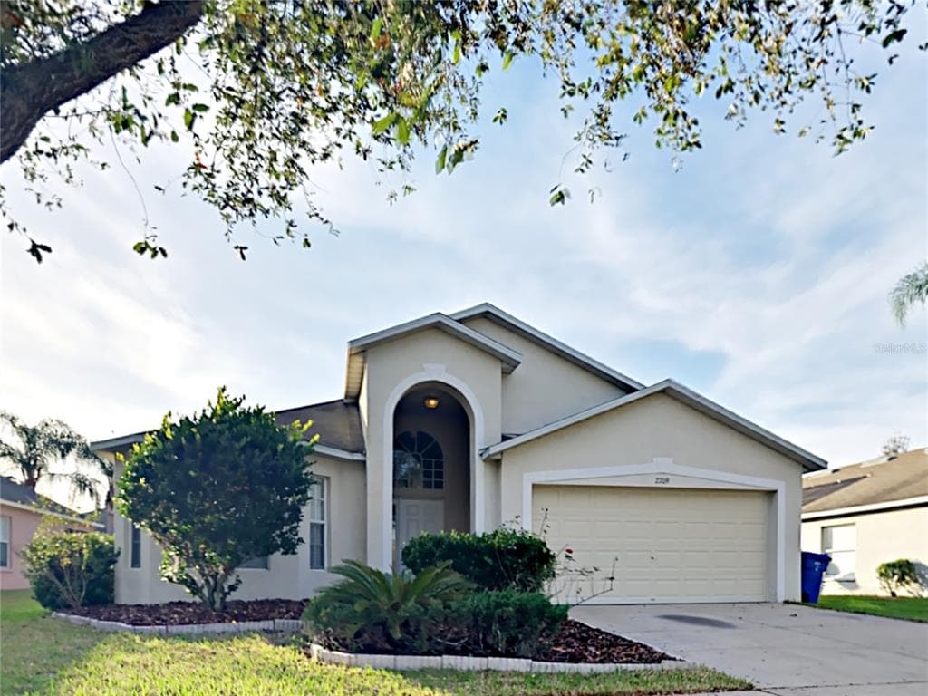 2709 PANKAW LANE VALRICO, FL 33596