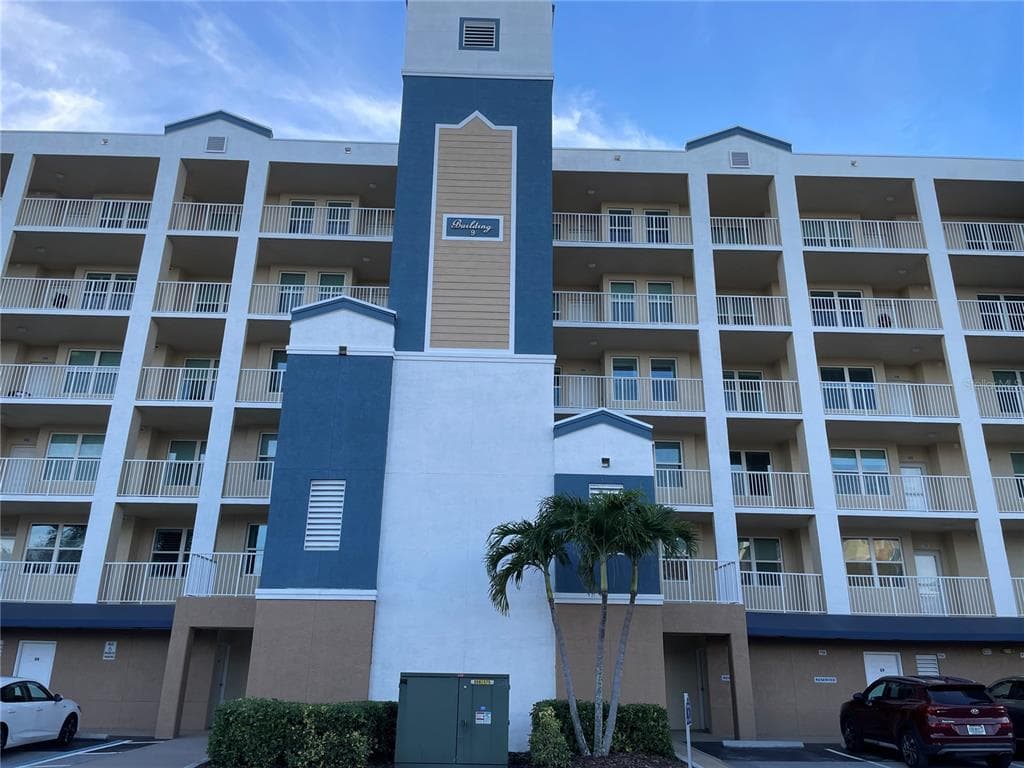 960 STARKEY ROAD UNIT 9205 LARGO, FL 33771