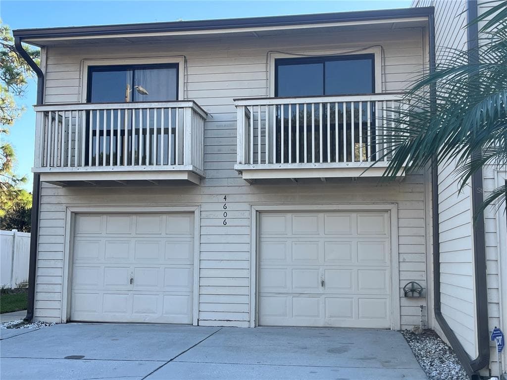 6388 93RD TERRACE N UNIT 4606 PINELLAS PARK, FL 33782