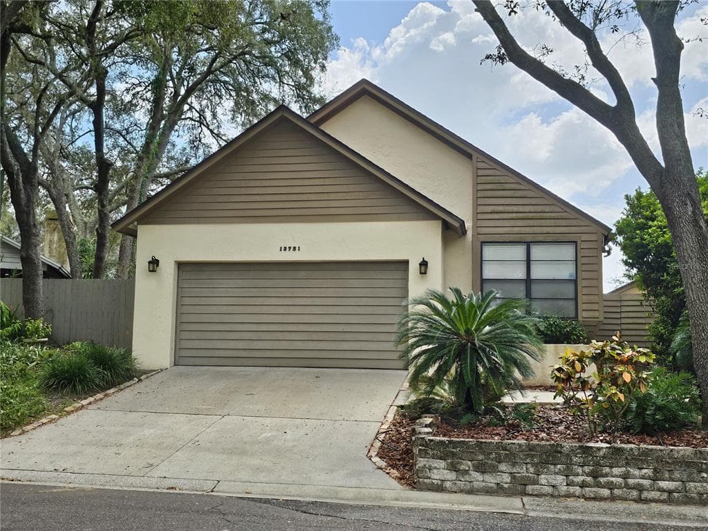 13721 LAZY OAK DRIVE UNIT 6A TAMPA, FL 33613
