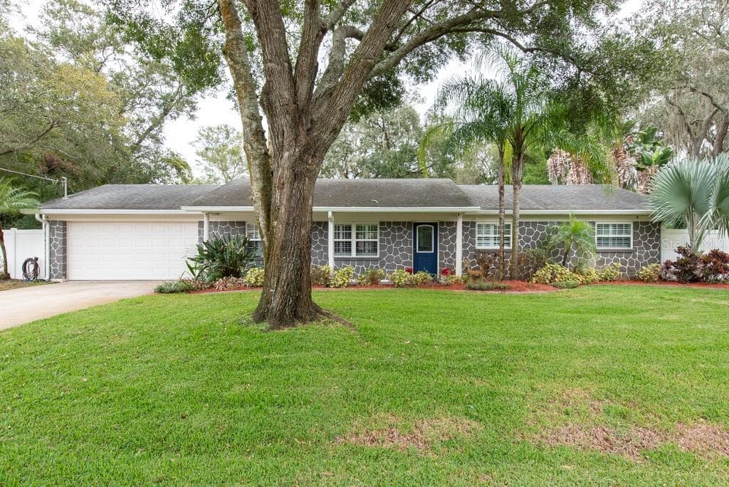 17323 LYNNETTE DRIVE LUTZ, FL 33549