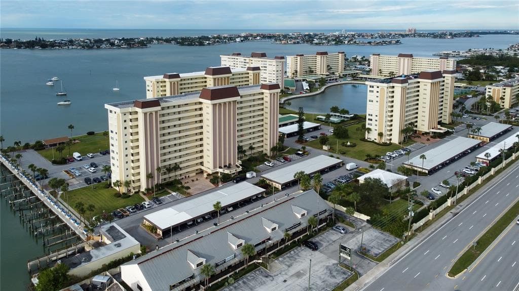 4525 COVE CIRCLE UNIT 308 ST PETERSBURG, FL 33708