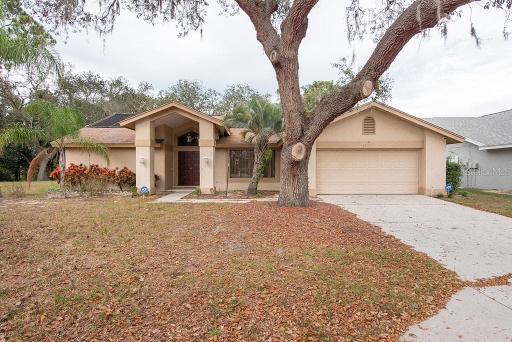 2805 BRAMBLERIDGE COURT HOLIDAY, FL 34691