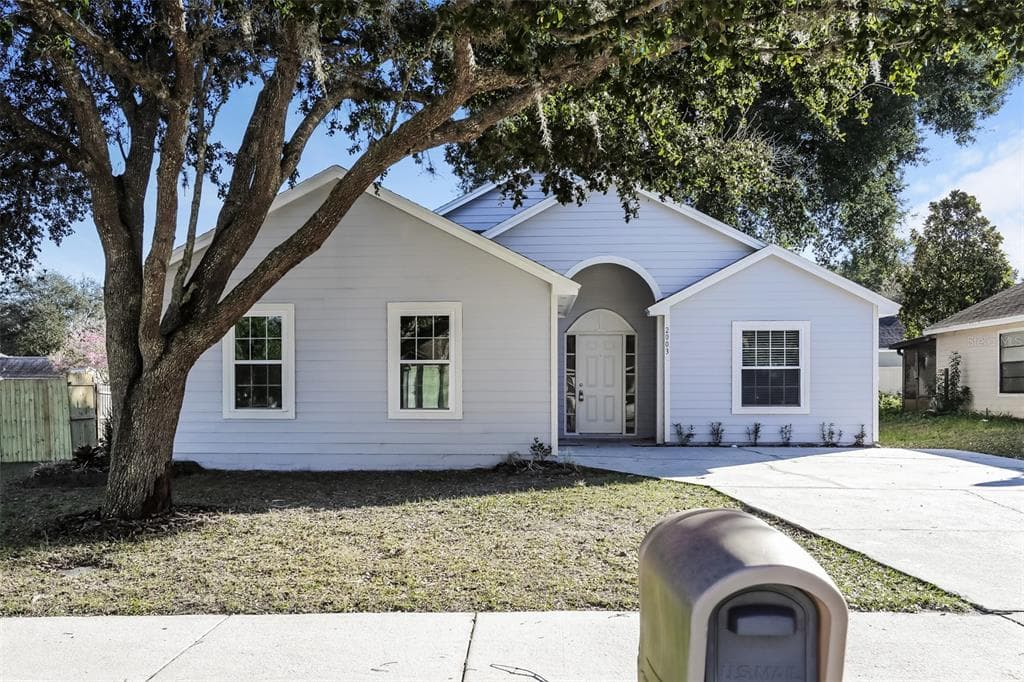 2003 SHEELER OAKS DRIVE APOPKA, FL 32703