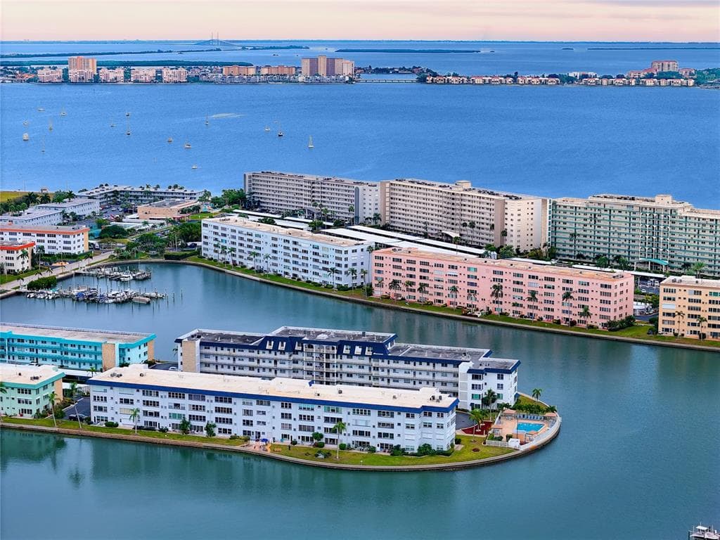 5955 30TH AVENUE S UNIT 205 GULFPORT, FL 33707