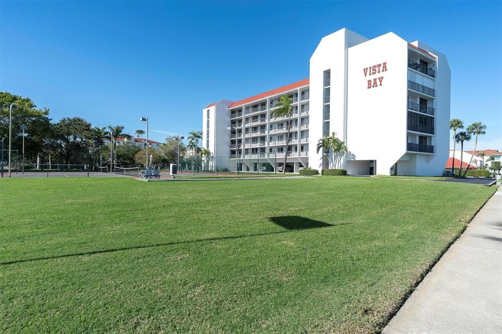 19111 VISTA BAY DRIVE UNIT 213 INDIAN SHORES, FL 33785