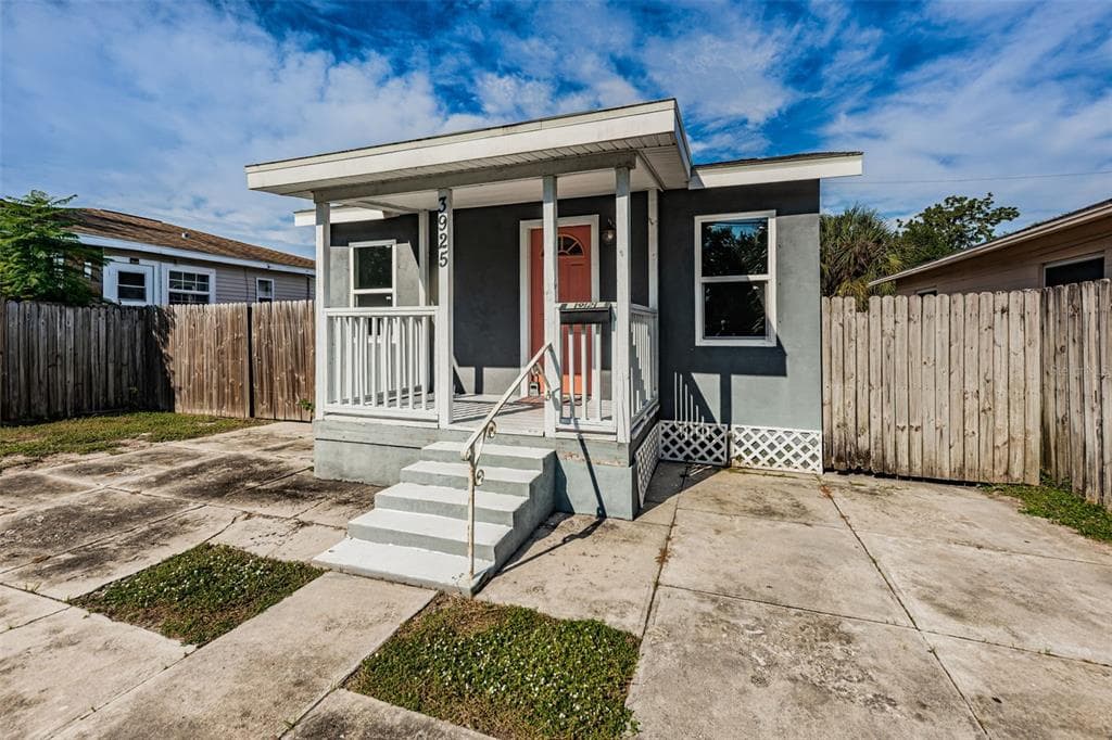 3925 9TH AVENUE N ST PETERSBURG, FL 33713