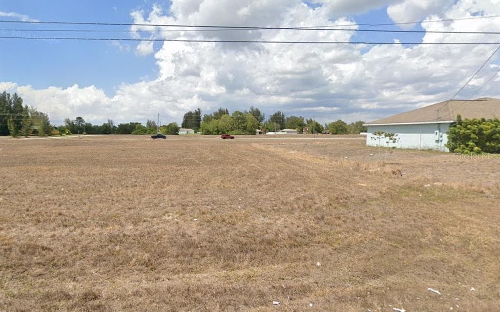127 NW 15TH TERRACE CAPE CORAL, FL 33993