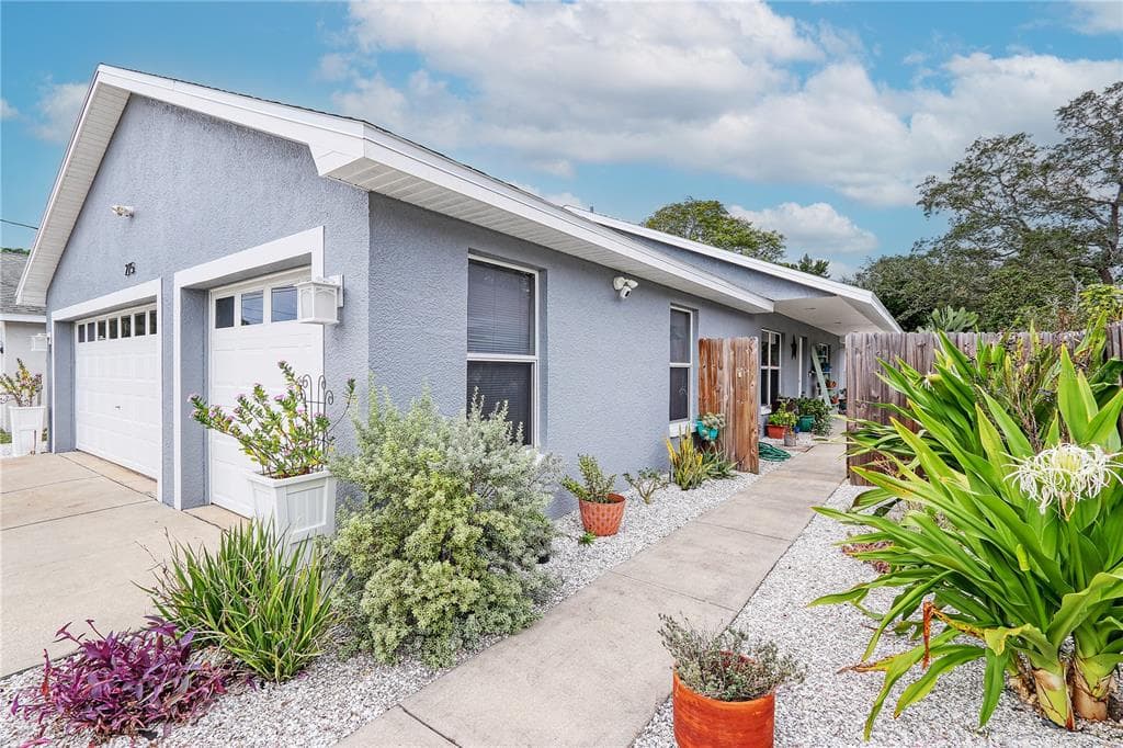 215 W KLOSTERMAN ROAD TARPON SPRINGS, FL 34689