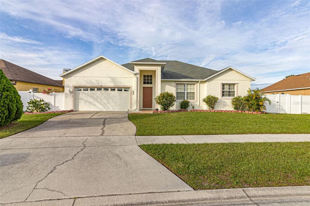 411 TAMARIND PARKE LANE KISSIMMEE, FL 34758
