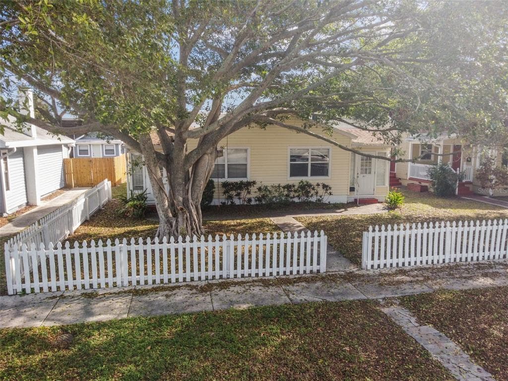 2911 10TH STREET N ST PETERSBURG, FL 33704