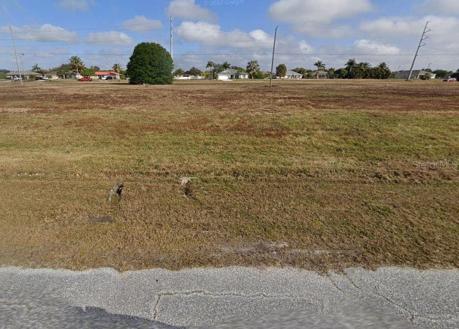 2221 NW 7TH TERRACE CAPE CORAL, FL 33993
