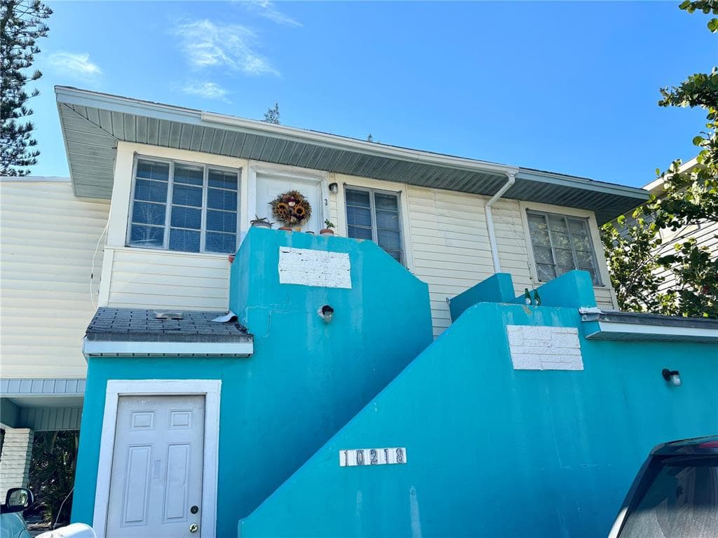 10218 GULF BOULEVARD UNIT 4 TREASURE ISLAND, FL 33706