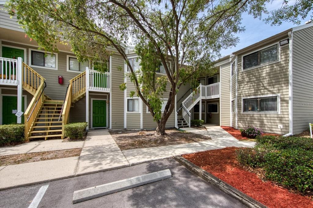 7298 ULMERTON ROAD UNIT 106 LARGO, FL 33771