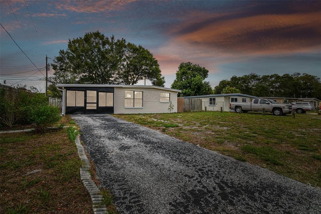 8350 95TH AVENUE SEMINOLE, FL 33777
