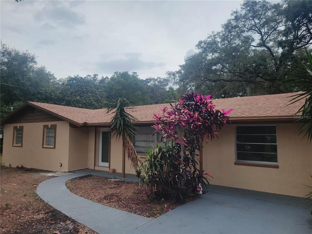 7420 E CHELSEA STREET TAMPA, FL 33610