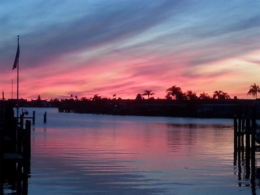 324 BOCA CIEGA POINT BOULEVARD ST PETERSBURG, FL 33708