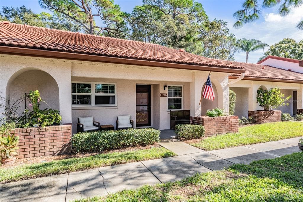 1209 MONTROSE PLACE DUNEDIN, FL 34698