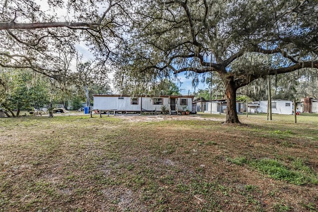 1307 VANCE ROAD PLANT CITY, FL 33566