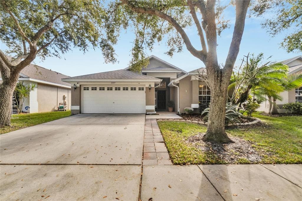 16917 HAWKRIDGE ROAD LITHIA, FL 33547