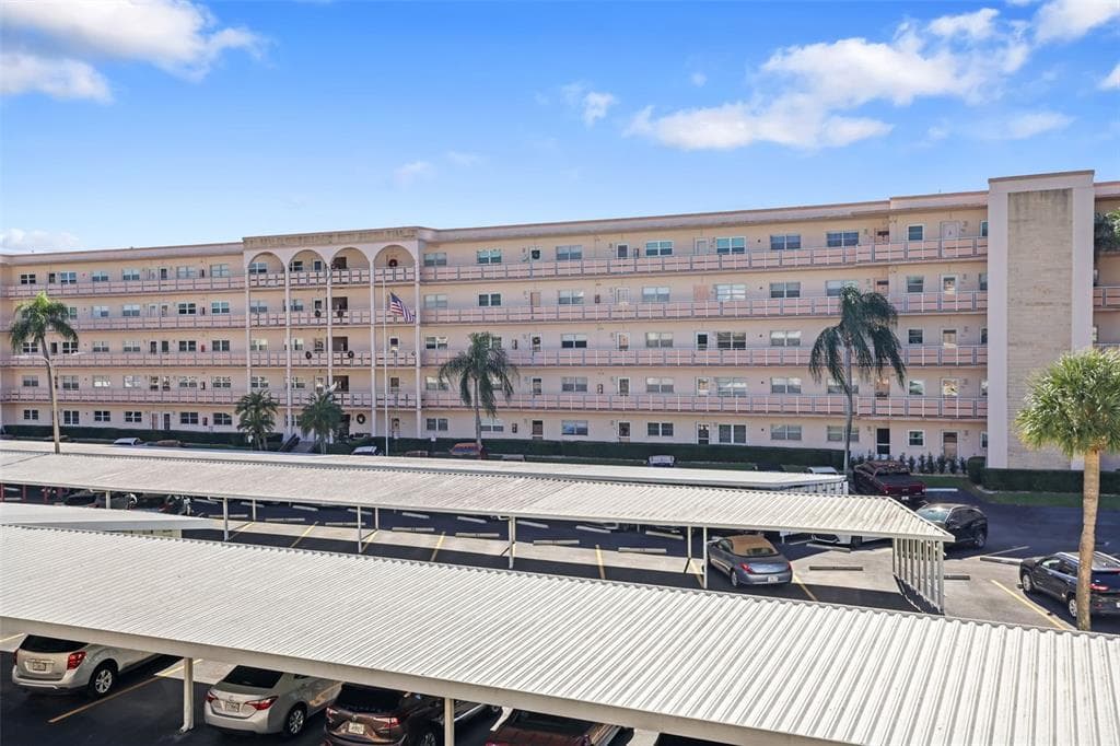 5623 80TH STREET N UNIT 307 ST PETERSBURG, FL 33709